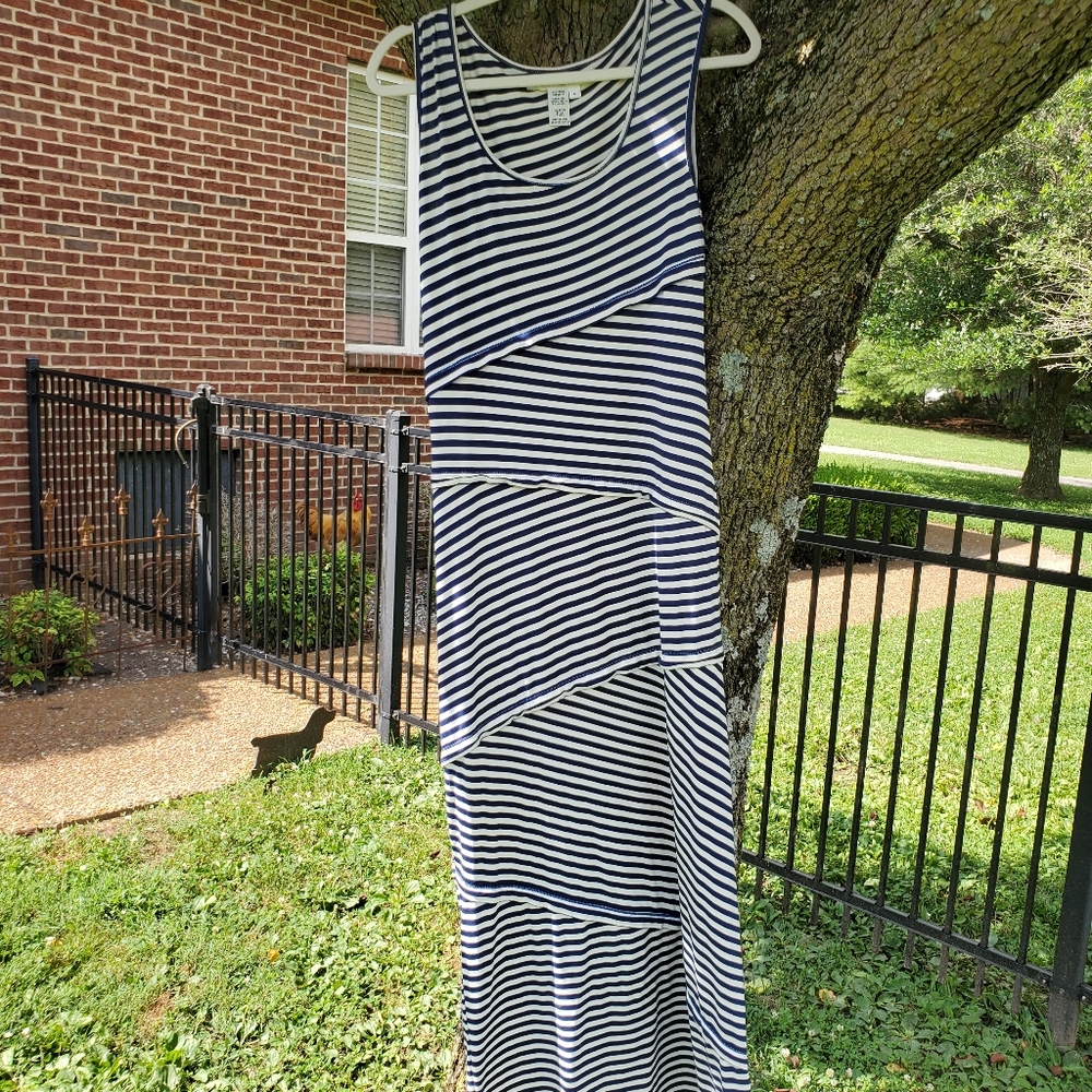 Max Studio long Maxi dress size Large